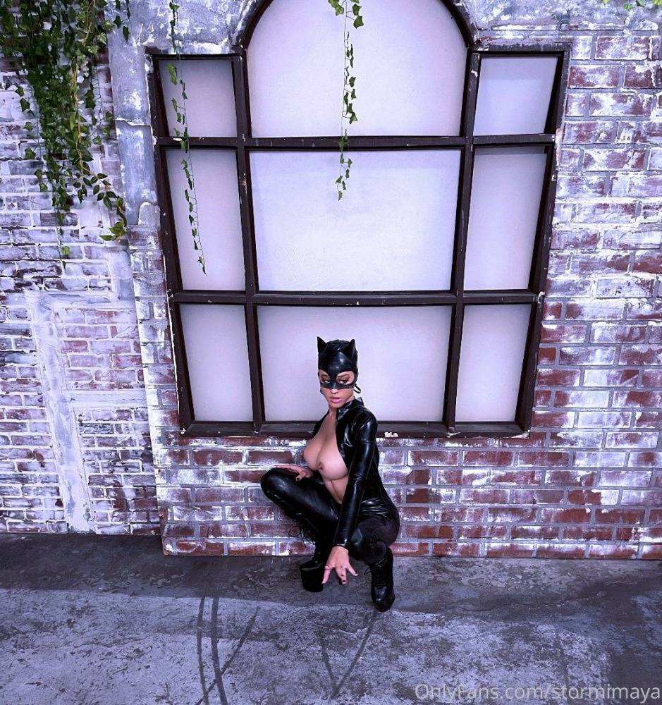 Stormi Maya Latex Catwoman Cosplay Onlyfans Set Leaked